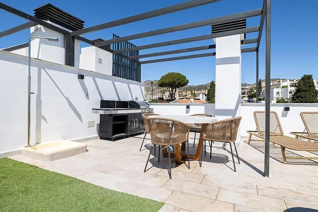 Luxury Carihuela With Private Jacuzzi By Ensuite Torremolinos Appartement